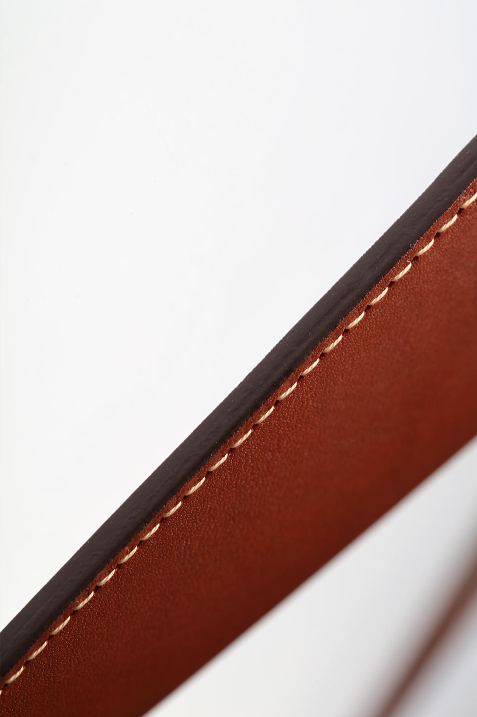 Etui à lunettes en cuir brun avec porte-cartes