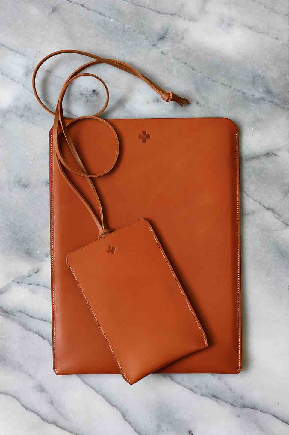pochette ordinateur 13 pouces cuir lisse fauve