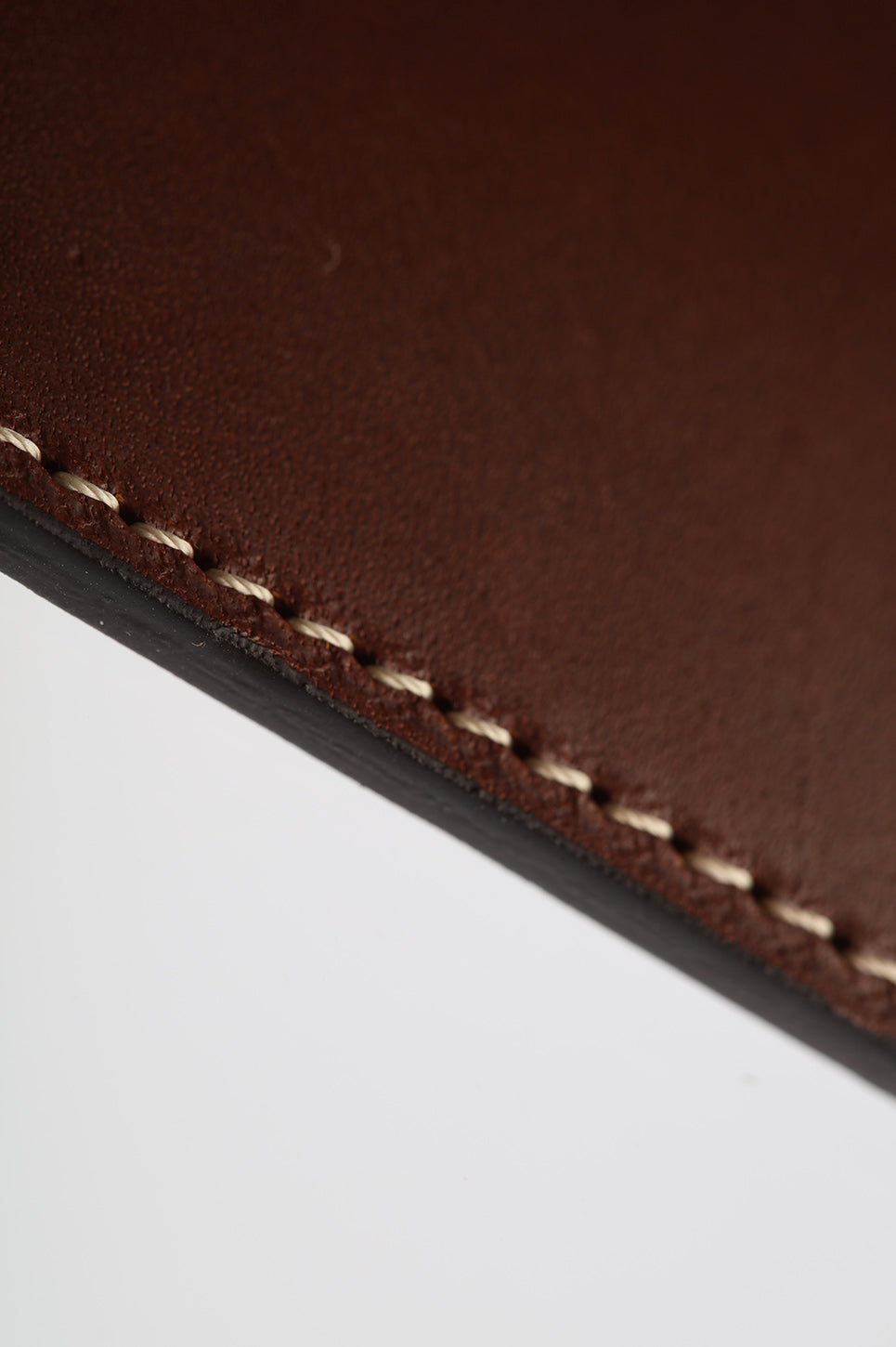 Porte-cartes en cuir brun